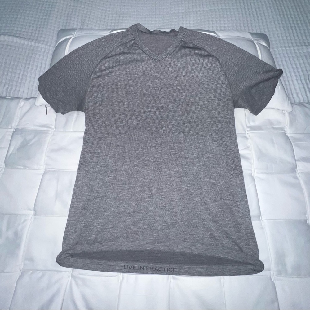 Lululemon Metal Vent Tech Short Sleeve V